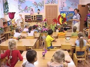 3-его августа, после месячного перерыва, детские сады…