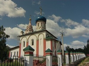 Церковь Воскресения Словущего была построена в 1697 году…