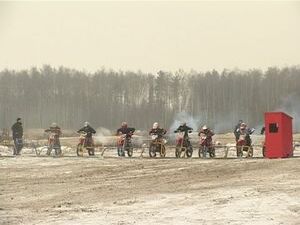 На зимней трассе спортсменам пришлось проявить всё своё…