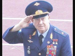 Алексей Леонов — советский космонавт, первый человек…