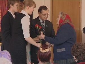 В районе ни на день не прекращаются торжественные…