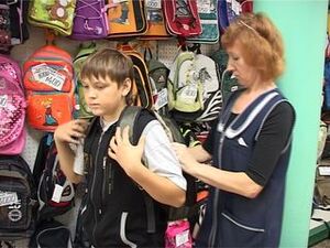 Накануне учебного года родители готовят детей к 1…