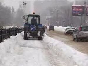 Продолжаются обильные снегопады и нагрузка на дорожные…