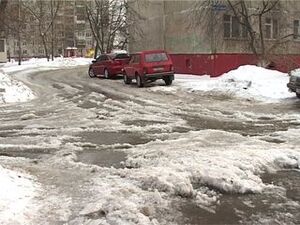 Вечером 23 февраля в одном из дворов по улице…