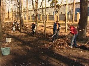 Как только растаял снег, в городском парке с нетерпением…