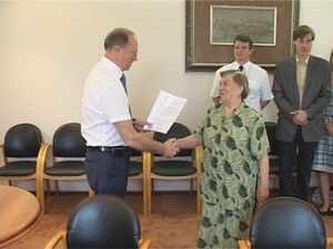 Сегодня в районной администрации Владимр Дёмин вручил…