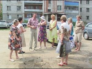 Наряду с благоустроенными дворами есть такие, которыми…