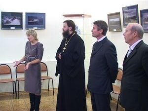 Экспозиция авторских фоторабот священноинока Александра…