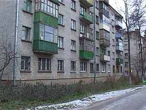 Чтобы в квартире стало тепло, жители дома № 51 в посёлке…