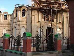 На  строительстве  нового храма  в честь Казанской…