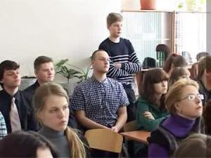 В дни школьных каникул не обязательно лежать на диване…