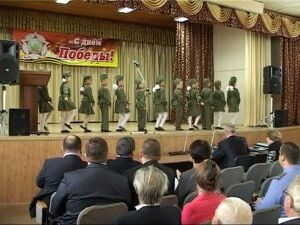 Накануне Дня Победы сотрудники полиции поздравляли…