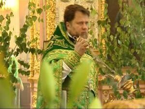 На Троицу наша съемочная группа отправилась в село…