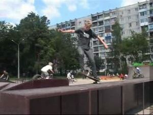 Помимо сказочных персонажей на Школьном бульваре…