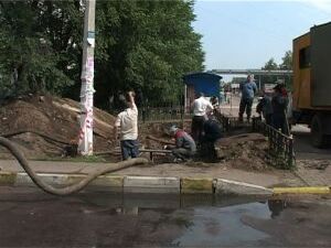 Прорыв теплотрассы на улице Гурьева четыре,  оставил…