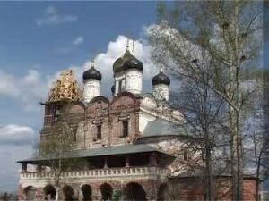 Основателем знаменитой Соловецкой обители были…