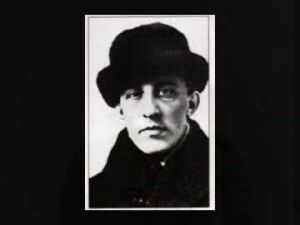 28 ноября 1880 года в семье ректора и юриста родился…