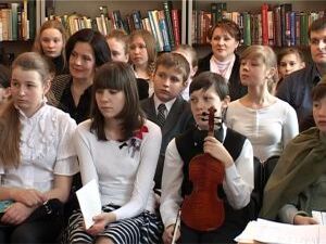 В центральной библиотеке состоялся конкурс чтецов. Кто…