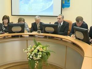 Сегодня на оперативном совещании обсуждали работу отдела…