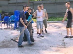 Ежегодно сотрудники СМИ участвуют в субботниках. И есть…