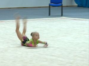 Блестящие костюмы, ярко накрашенные глаза и подобранные…