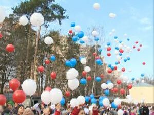 В этом году 1 сентября ученики младших классов 8 школы…