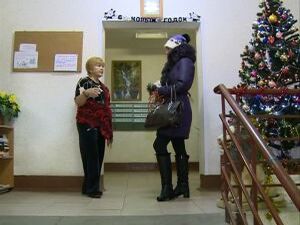 Наша съёмочная группа побывала в одном из подъездов по…