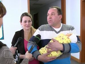 По хорошей традиции глава района Владимир Дёмин чествует…