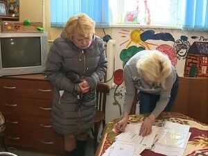 На приём к городским депутатам обратилась Елена…
