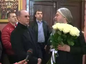 Каждый год в пасхальную ночь наша съемочная группа…