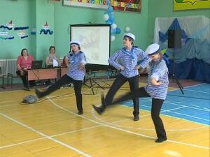 25 Ильинская школа известна прежде всего тем, что здесь…