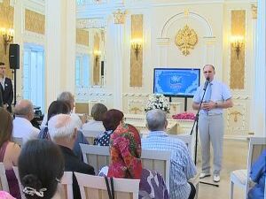 8 июля в России отмечается праздник — день семьи, любви…