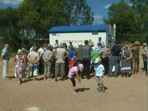 Долгое время жители деревни Левино обращались во…
