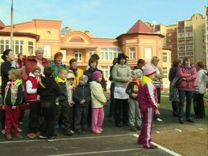 На днях, на спортивной площадке перед детским садом №2…