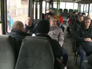 Несколько сотен граждан мужского пола в возрасте от 18…