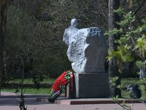 В залинейной части города в сквере имени Харазия…