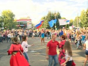Широкие народные гуляния развернулись в прошедшую…