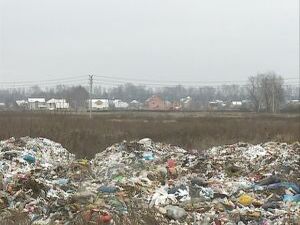 Горы мусора выросли за двое суток на территории…