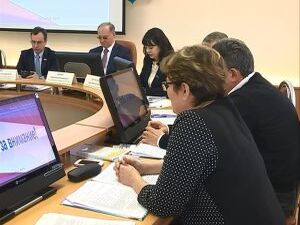 По сравнению с прошлым годом, контингент обучающихся в…