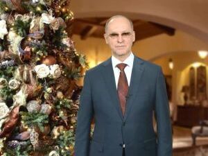 Уже сегодня ночью все люди собирутся за праздничными…