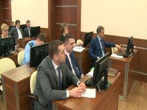 Вчера, как и всегда по вторникам, в здании администрации…