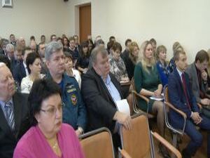 В зале администрации прошло очередное совещание, один из…