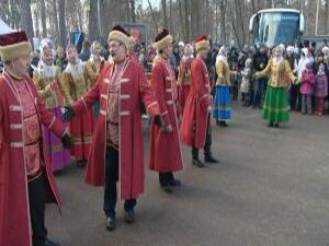 Более 300 человек приняли участие в выпечке блинов в…
