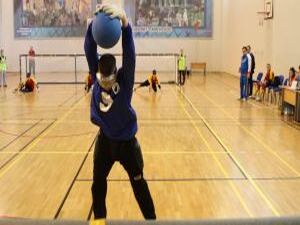 Гол-бол был придуман после второй мировой войны для…