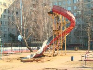 В план по благоустройству на 2016 год включен двор домов…