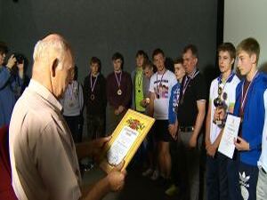 Недавно хоккейная команда «Радуга» принесла району…