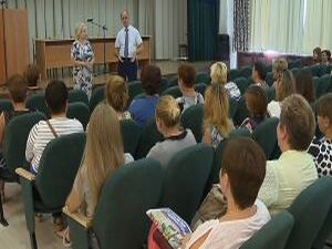 Лидия Антонова встретилась с педагогами поселка Дружба…