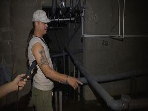 «Зайку бросила хозяйка, под дождем остался зайка, со…