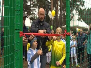 Ни одно дерево не пострадало! Новое футбольное поле с…