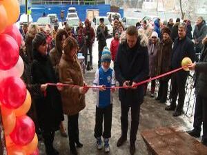 И на маты кинут, и на голове крутиться научат…